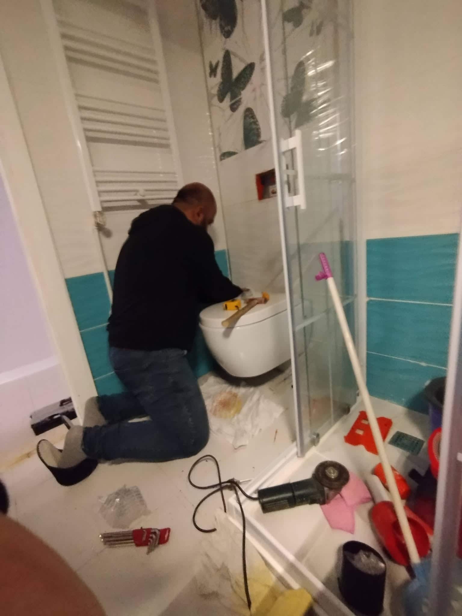 Ankara Hira Su Tesisat - Lavabo Altından Su Geliyorsa Ne Yapılır?